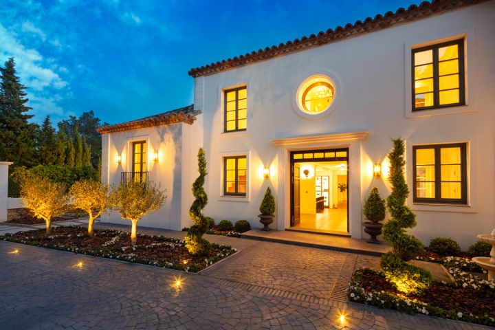 Villa con 6 dormitorios y 7 baños - Lujosa propiedad contemporánea con impresionantes vistas al mar