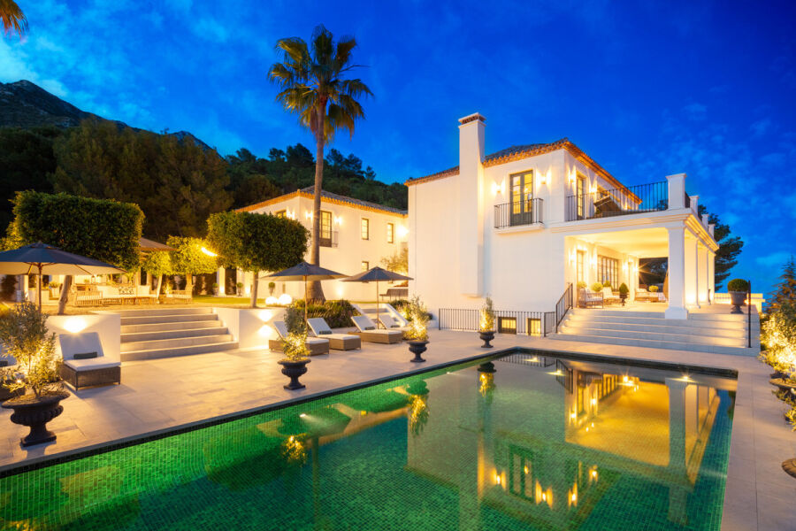 Casa Arbequina - Luxurious Contemporary Property with Stunning Sea Views