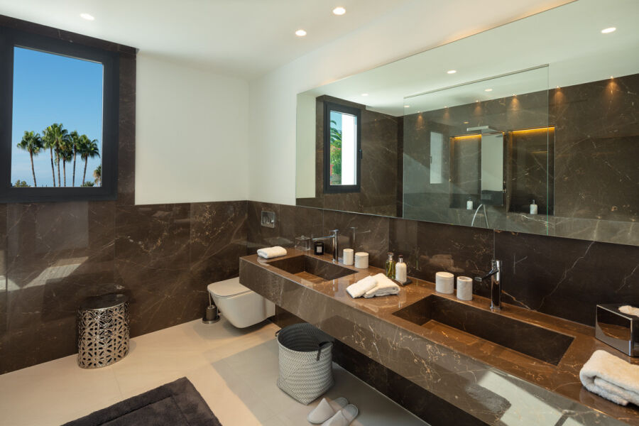 La Cerquilla 40 - Spacious Property with Stunning Sea Views