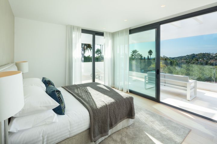 Villa avec 6 chambres et 8 salles de bain - Propriété spacieuse avec vue imprenable sur la mer