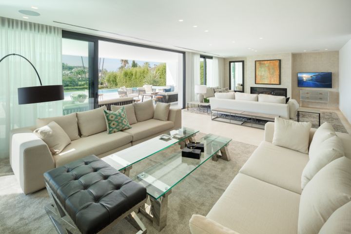 Villa avec 6 chambres et 8 salles de bain - Propriété spacieuse avec vue imprenable sur la mer