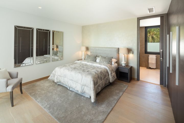 Villa avec 6 chambres et 8 salles de bain - Propriété spacieuse avec vue imprenable sur la mer
