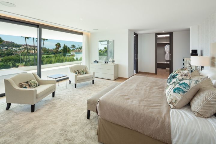 Villa avec 6 chambres et 8 salles de bain - Propriété spacieuse avec vue imprenable sur la mer
