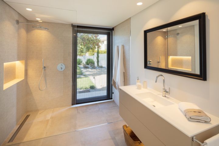Aloha 144 - Charming Modern Home featuring Modern Design