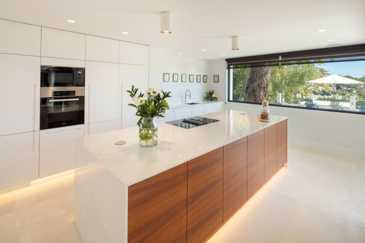 Aloha 144 - Charming Modern Home featuring Modern Design