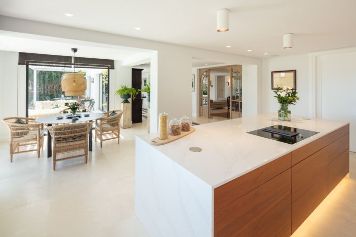 Aloha 144 - Charming Modern Home featuring Modern Design