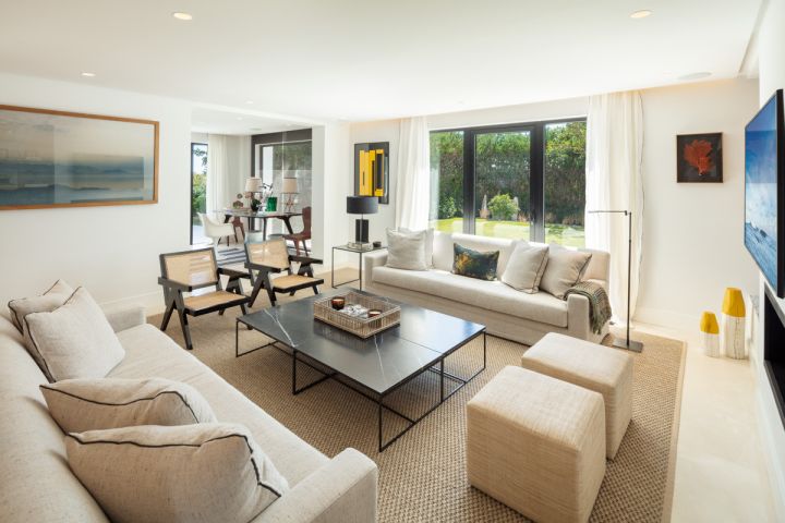 Aloha 144 - Charming Modern Home featuring Modern Design