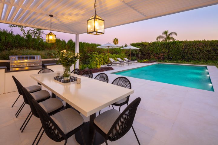Aloha 144 - Charming Modern Home featuring Modern Design