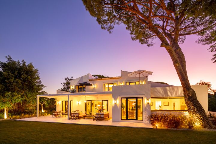 Aloha 144 - Charming Modern Home featuring Modern Design