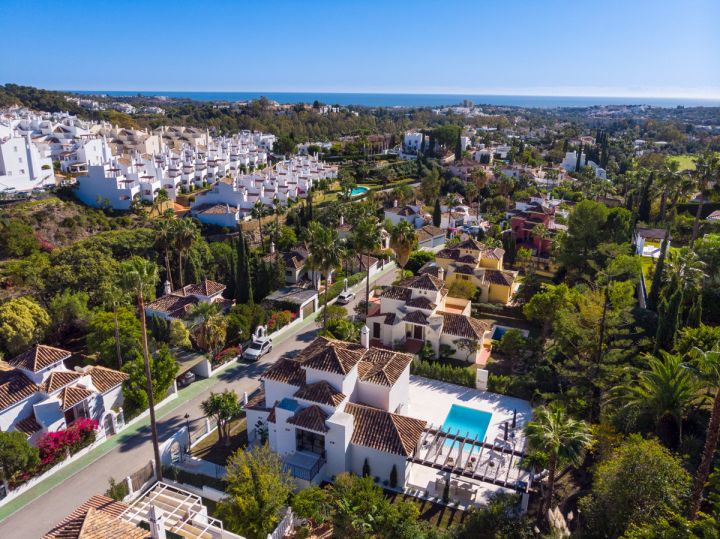 Hill Club 33 - Elegante propiedad con encanto andaluz en Los Naranjos Hill Club