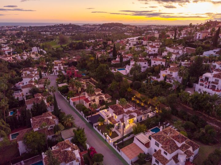 Hill Club 33 - Elegante propiedad con encanto andaluz en Los Naranjos Hill Club