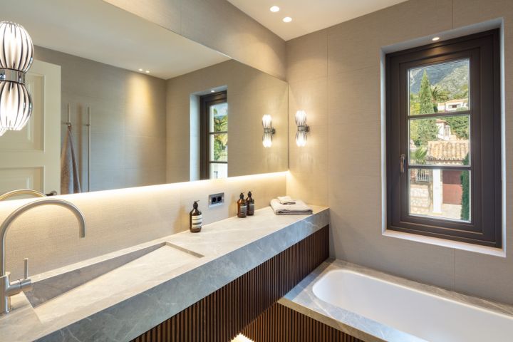 Casa Hedera - Modern Exclusive Villa in a Gated Community