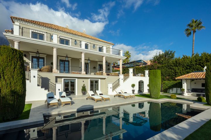 Casa Hedera - Modern Exclusive Villa in a Gated Community