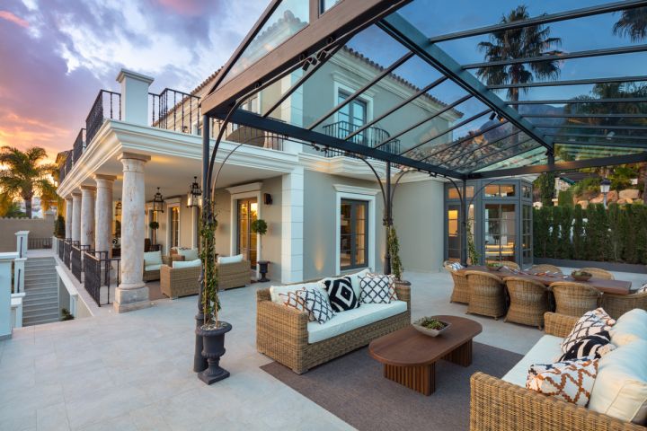 Casa Hedera - Modern Exclusive Villa in a Gated Community