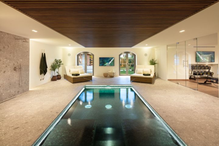 Casa Hedera - Modern Exclusive Villa in a Gated Community