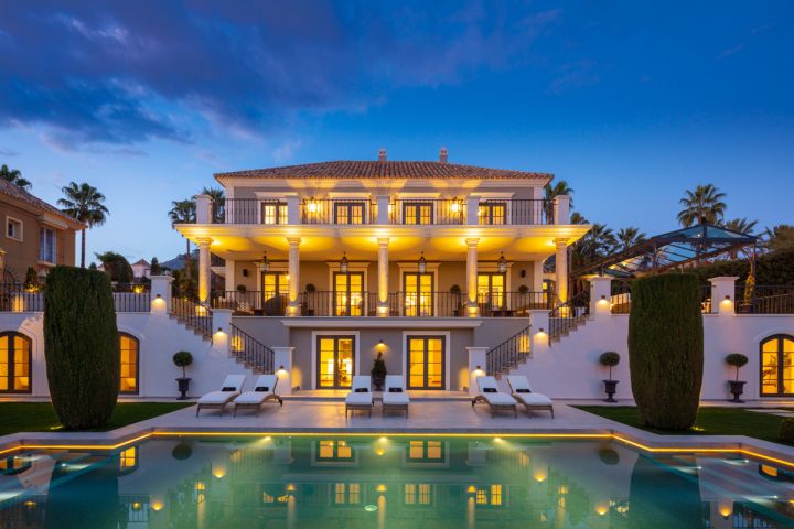 Casa Hedera - Modern Exclusive Villa in a Gated Community