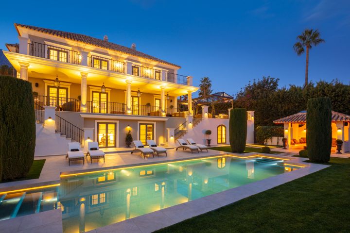 Casa Hedera - Modern Exclusive Villa in a Gated Community