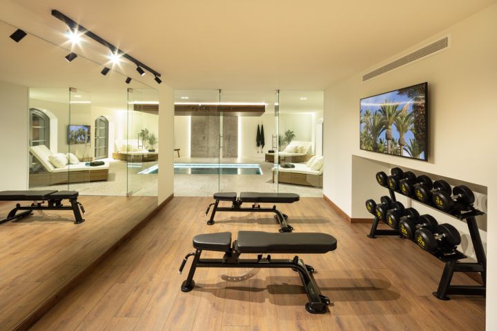 Casa Hedera - Modern Exclusive Villa in a Gated Community