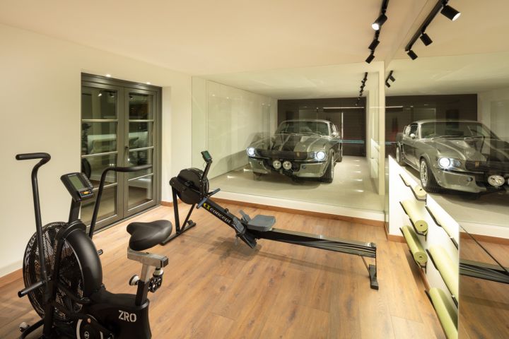 Casa Hedera - Modern Exclusive Villa in a Gated Community