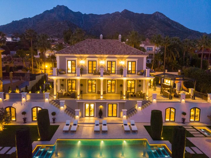 Casa Hedera - Modern Exclusive Villa in a Gated Community