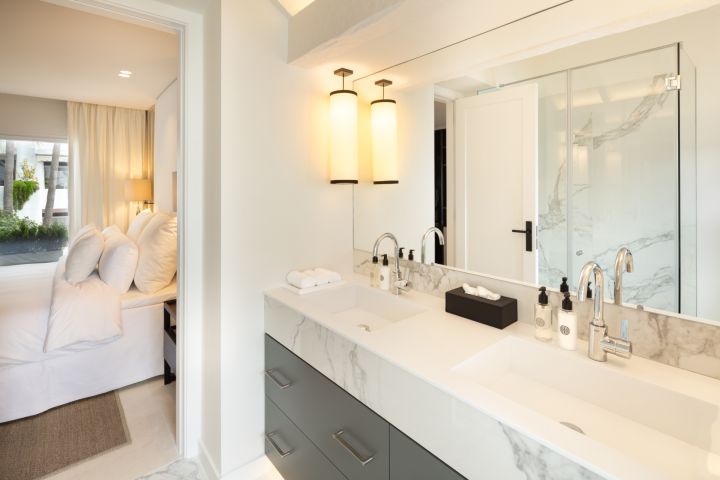 Puente Romano 2 - Luxurious Apartment featuring Modern Design in Puente Romano
