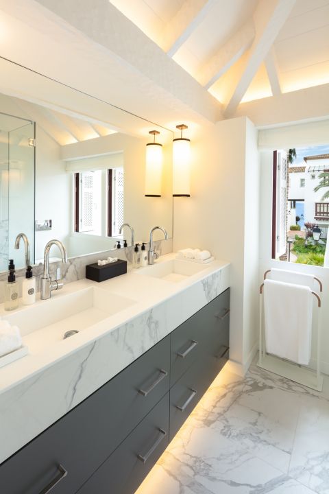Puente Romano 2 - Luxurious Apartment featuring Modern Design in Puente Romano