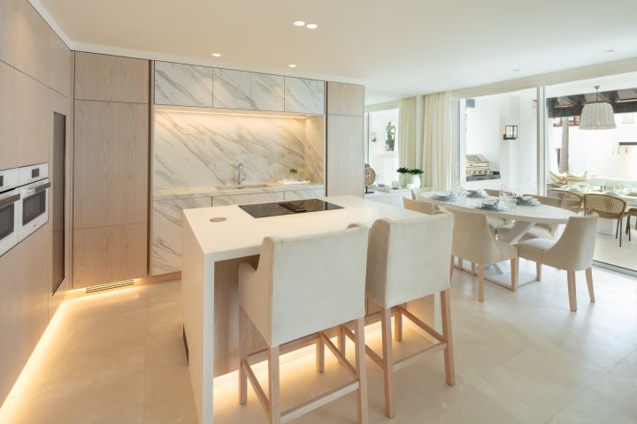 Puente Romano 2 - Luxurious Apartment featuring Modern Design in Puente Romano