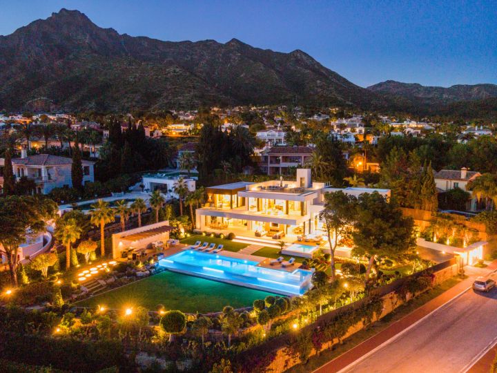 Villa avec 7 chambres et 8 salles de bain - Propriété fascinante dans une communauté fermée à Sierra Blanca