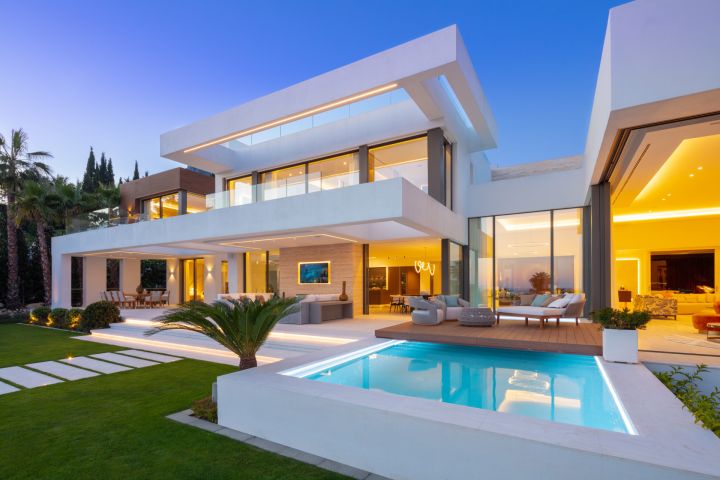Villa avec 7 chambres et 8 salles de bain - Propriété fascinante dans une communauté fermée à Sierra Blanca