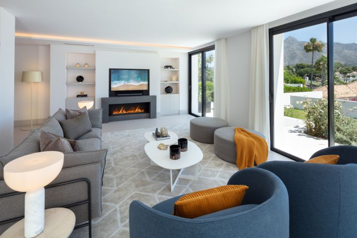 Villa Olivia - Impressive Villa with Stunning Sea Views