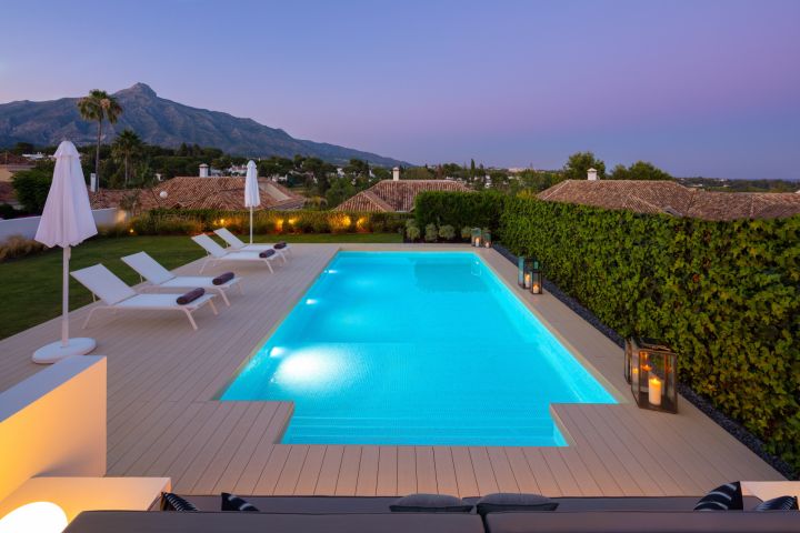 Villa Olivia - Impressive Villa with Stunning Sea Views