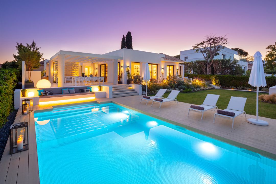 Villa Olivia - Impressive Villa with Stunning Sea Views