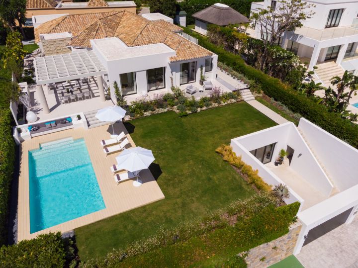 Villa Olivia - Impressive Villa with Stunning Sea Views