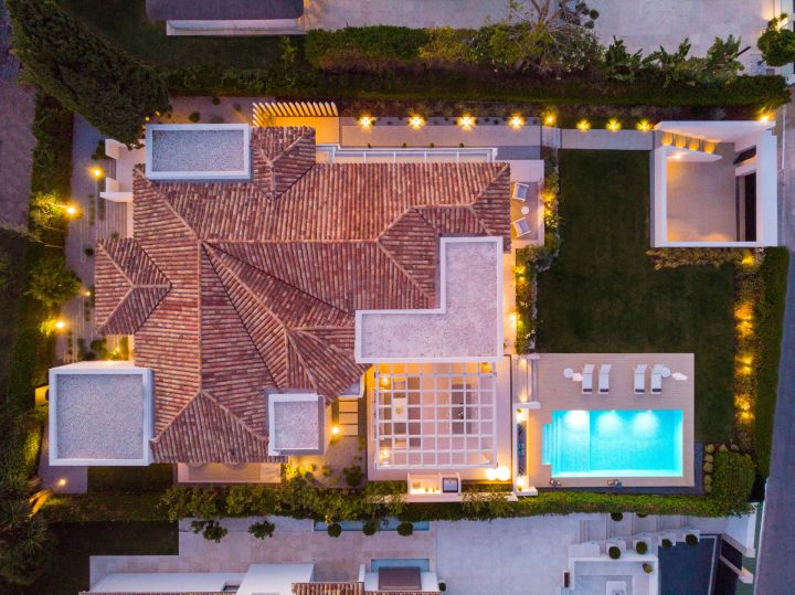Villa Olivia - Impressive Villa with Stunning Sea Views