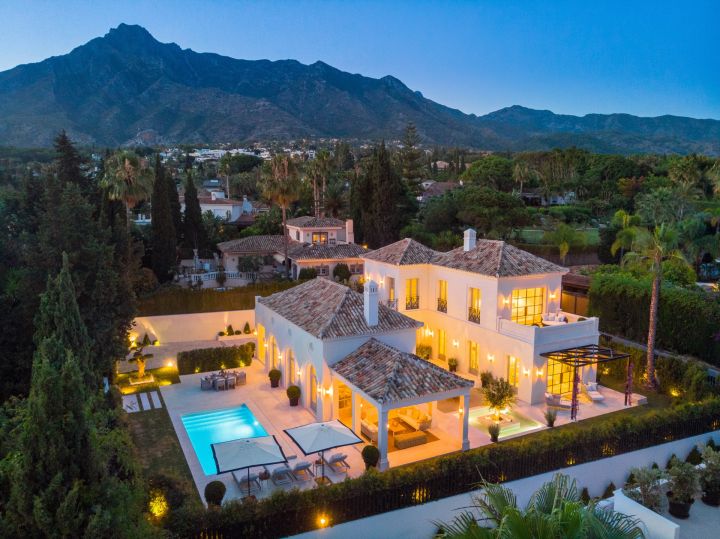 Villa avec 5 chambres et 6 salles de bain - Propriété élégante en première ligne de golf