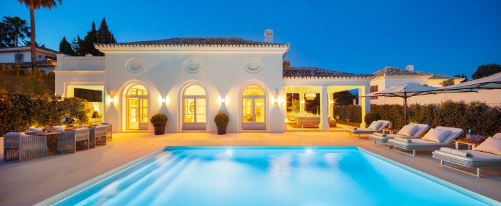 Villa avec 5 chambres et 6 salles de bain - Propriété élégante en première ligne de golf
