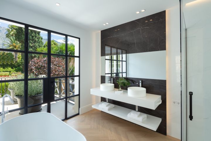 Villa avec 5 chambres et 6 salles de bain - Propriété élégante en première ligne de golf