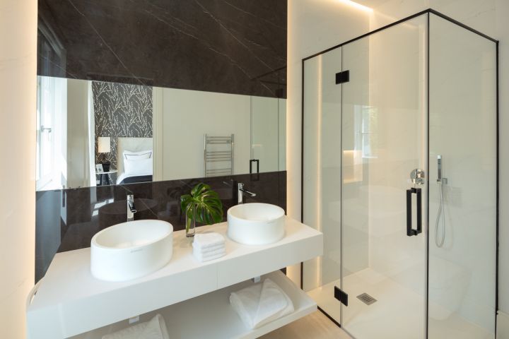 Villa avec 5 chambres et 6 salles de bain - Propriété élégante en première ligne de golf