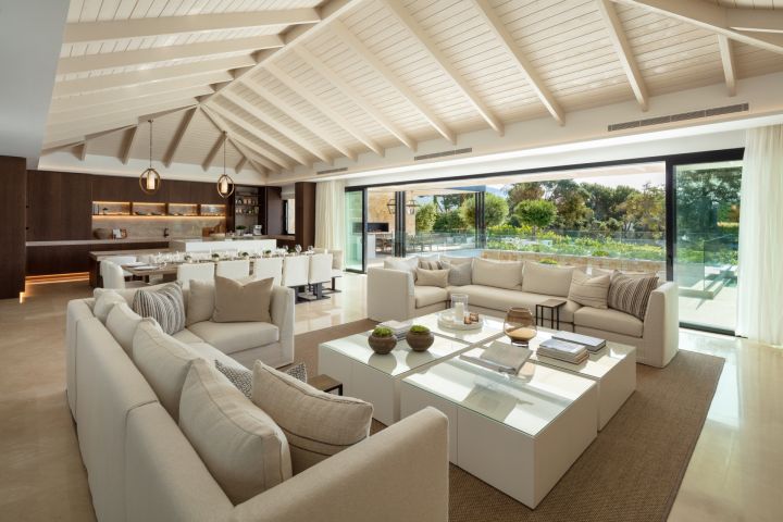 Villa Victoria - Spacious Home with Top-Tier Finishes