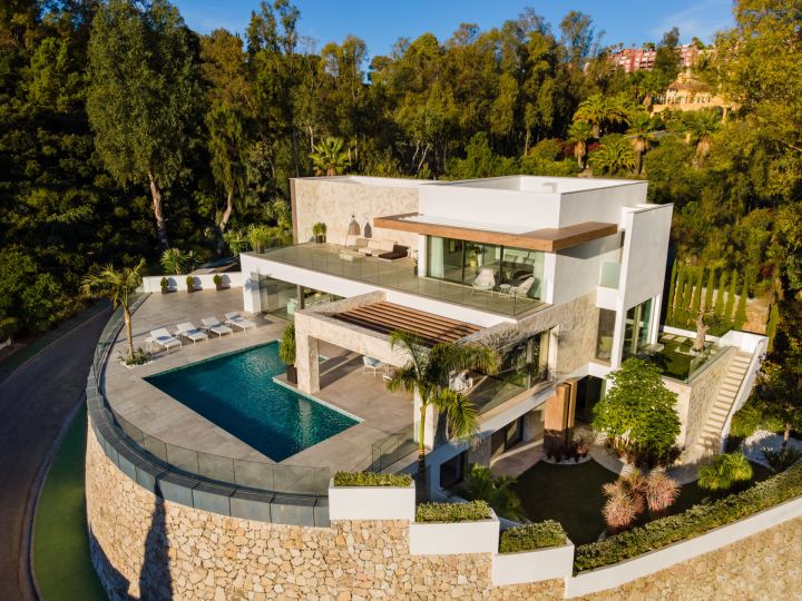 Villa Lupi - Bespoke Modern Home featuring Modern Design