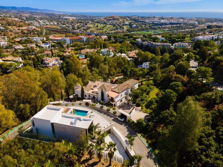 Villa Lupi - Bespoke Modern Home featuring Modern Design