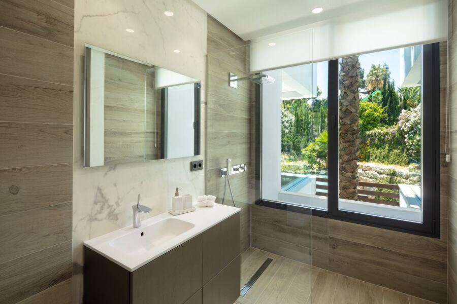 Alminar 5 - Modern Property with Andalusian Charm