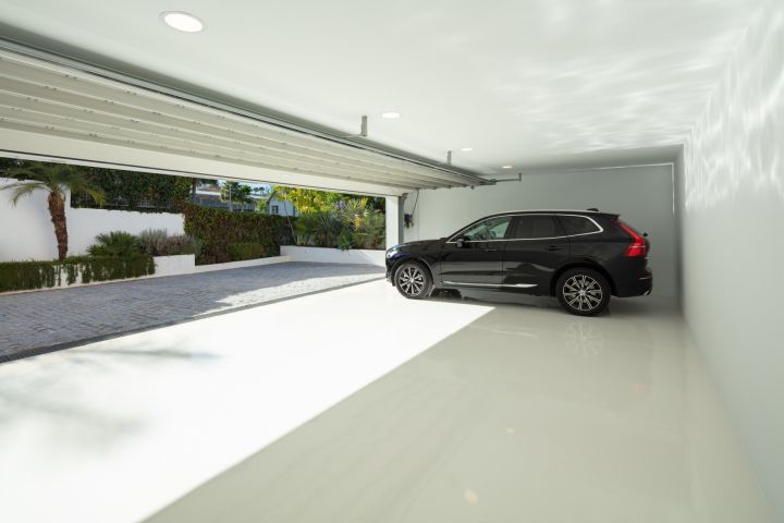 Villa con 6 dormitorios y 6 baños - Villa moderna y elegante en una urbanización privada