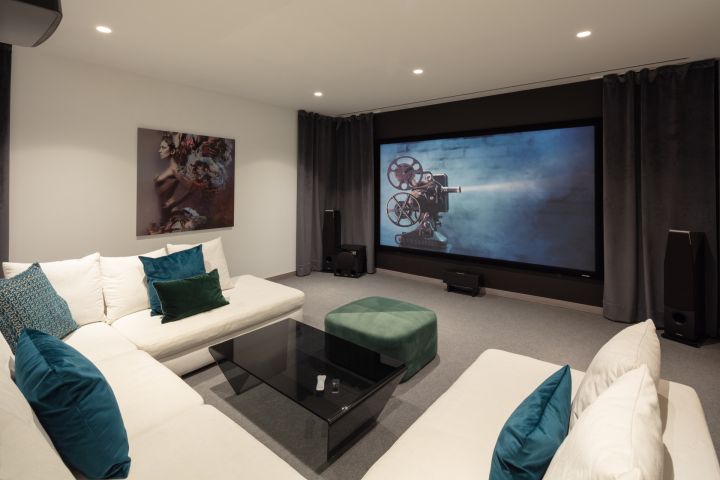 Villa con 6 dormitorios y 6 baños - Villa moderna y elegante en una urbanización privada