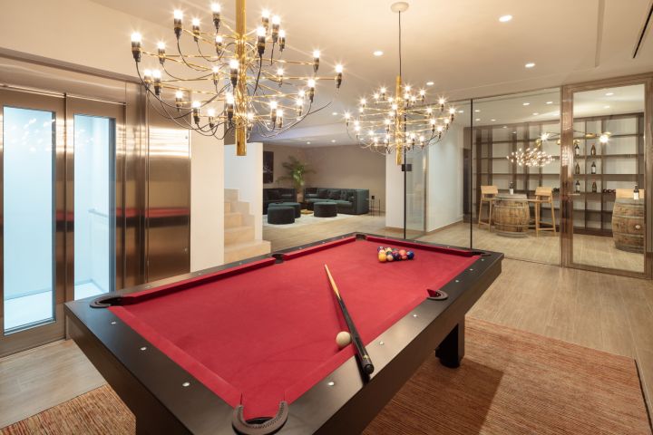 Villa con 6 dormitorios y 6 baños - Villa moderna y elegante en una urbanización privada