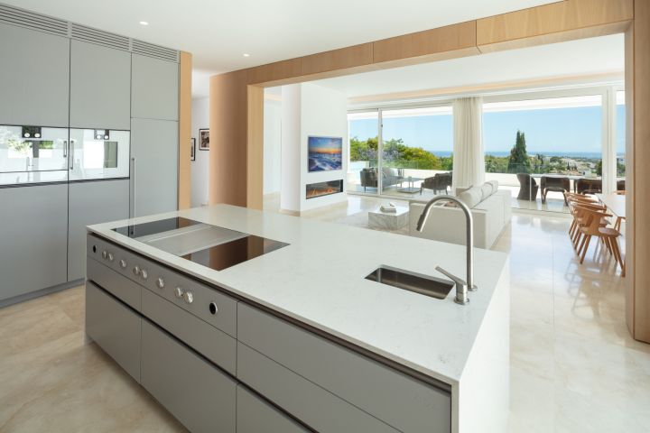 Villa con 6 dormitorios y 6 baños - Villa moderna y elegante en una urbanización privada