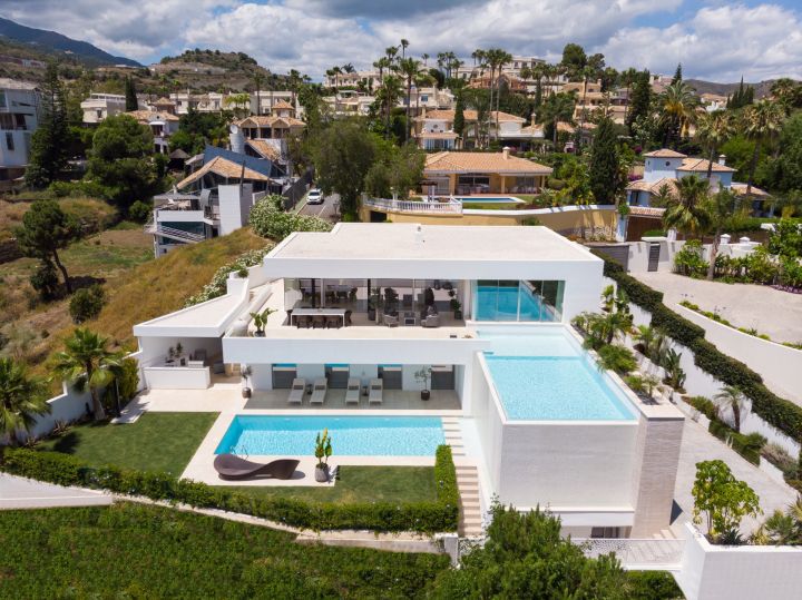 Villa con 6 dormitorios y 6 baños - Villa moderna y elegante en una urbanización privada