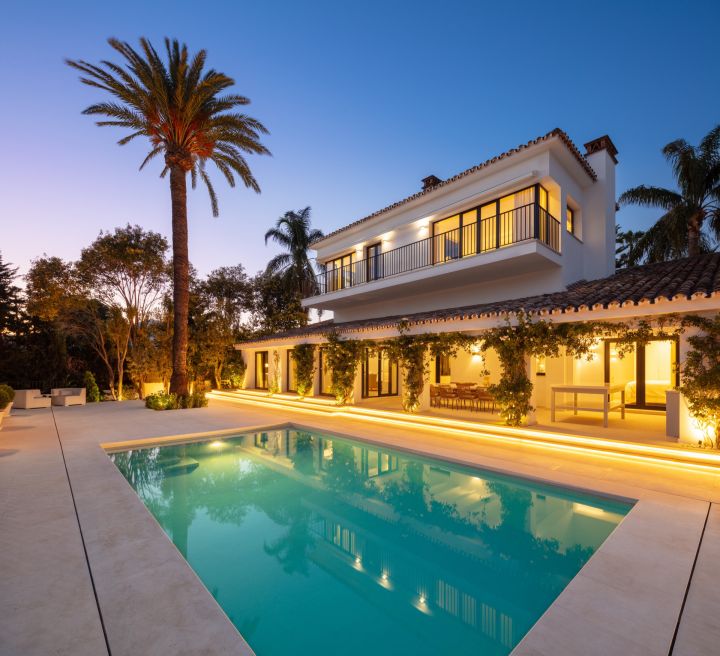 Villa avec 5 chambres et 5 salles de bain - Villa moderne avec vue imprenable sur la mer à Parcelas del Golf