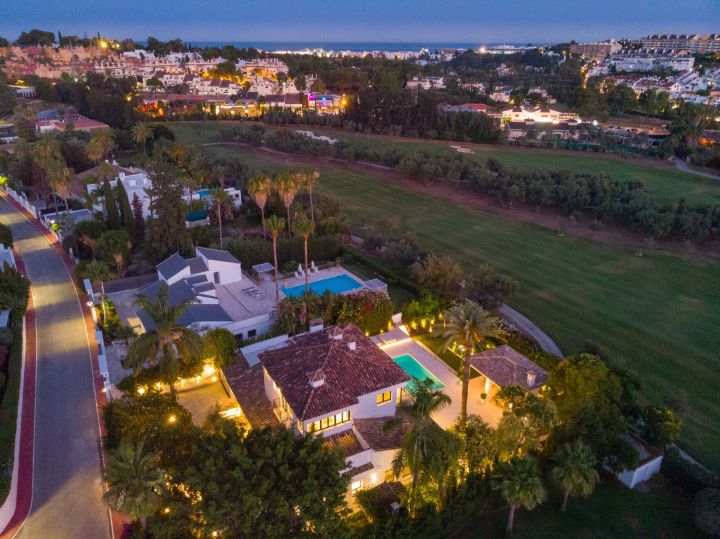 Villa avec 5 chambres et 5 salles de bain - Villa moderne avec vue imprenable sur la mer à Parcelas del Golf