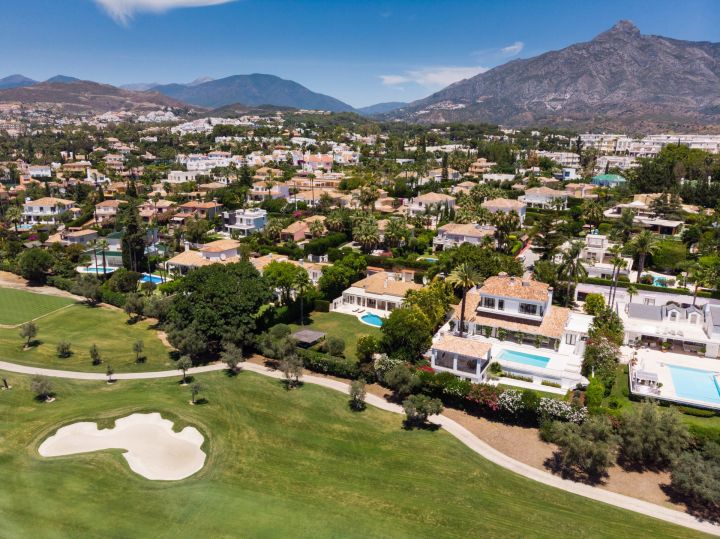 Villa avec 5 chambres et 5 salles de bain - Villa moderne avec vue imprenable sur la mer à Parcelas del Golf